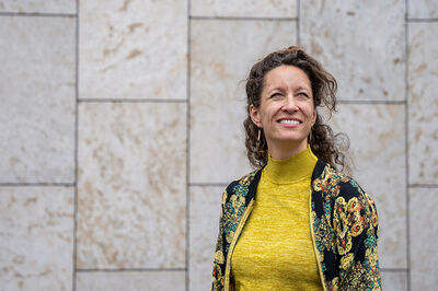Hanna van Mourik Broekman is artistiek leider en regisseur van Stormkamer